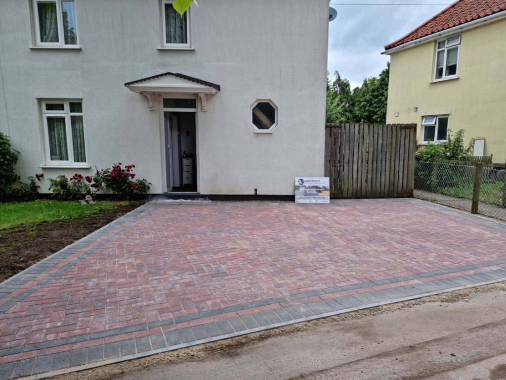 This is a newly installed block paved drive installed by Ashford Driveways